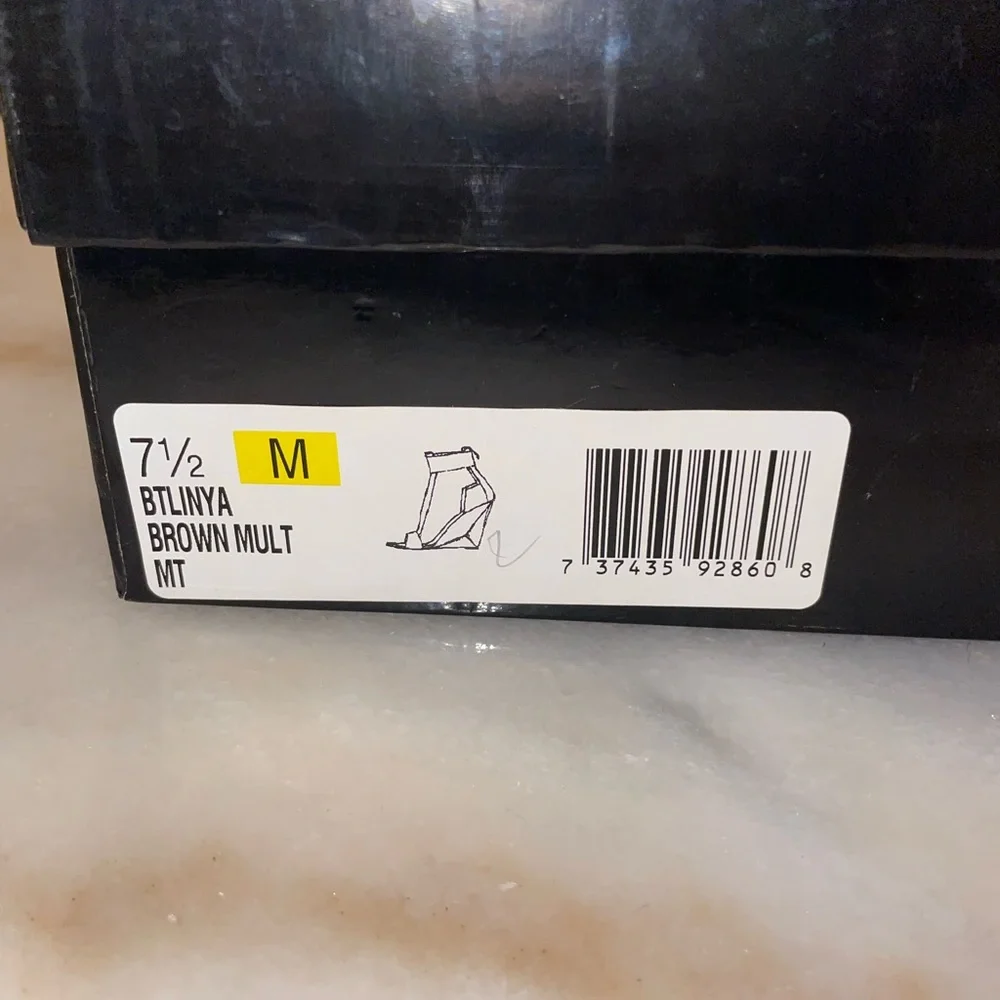 Boutique 9 Gold Heels - Picture 10 of 10